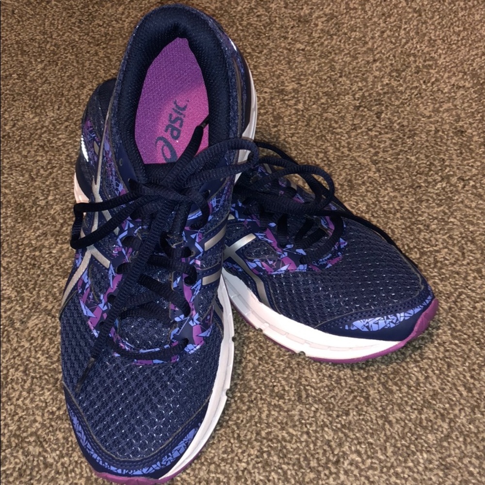 ASICS Gel Incite 4 size 8 navy blue